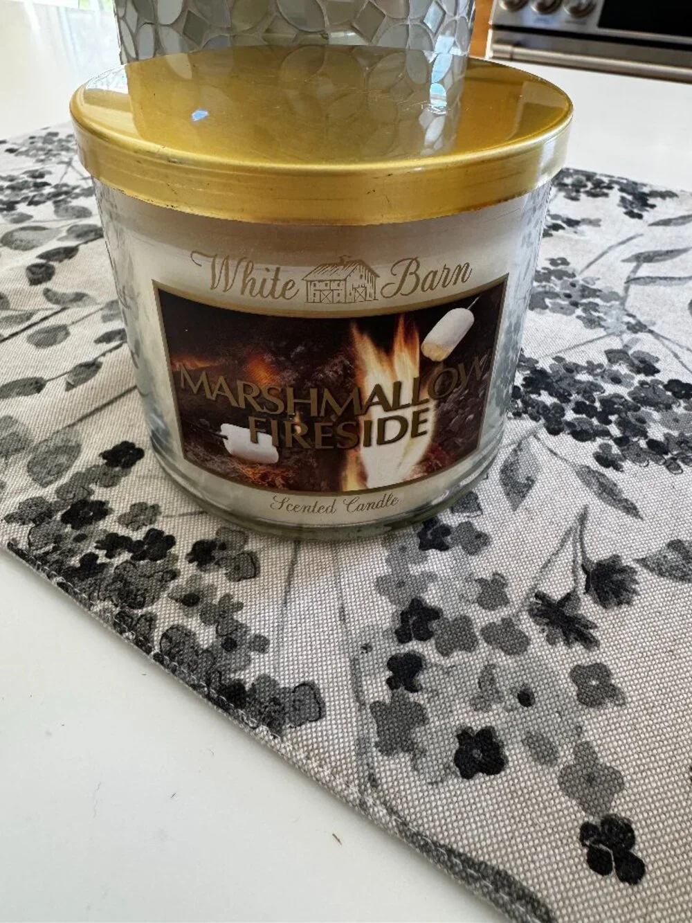 Bath & Body Works Marshmallow Fireside 14.5 ounce 3-wick candle - Picture 1 of 3